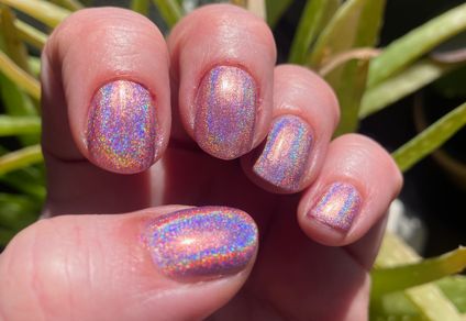 Holographic pink manicure