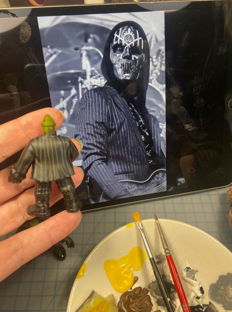 bad pinstripe painting on ivy's body